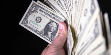 قیمت جدید دلار، یورو و سایر ارزها امروز ۱۷ شهریورماه ۱۴۰۴/ کف قیمتی دلار شکست