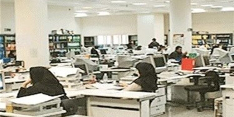 خبر مهم برای کارکنان دولت/ زمان واریز فوقالعاده خاص کارمندان مشخص شد؟/ چه کسانی مشمول افزایش حقوق میشوند؟