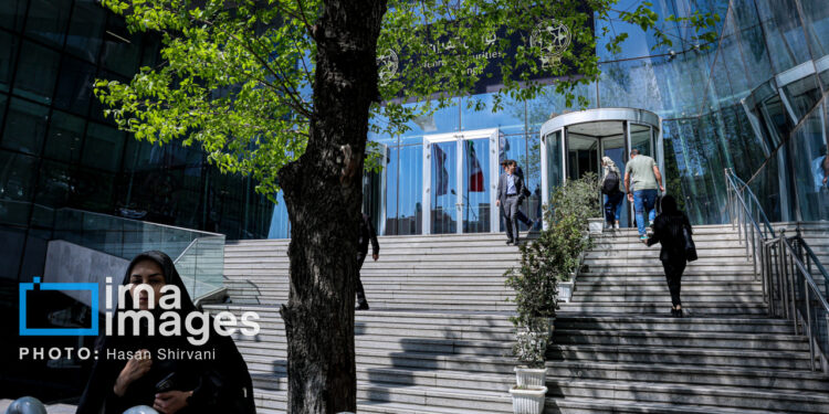 جزئیات صدور کد معاملات بورسی برای خارجی‌ها در ایران اعلام شد