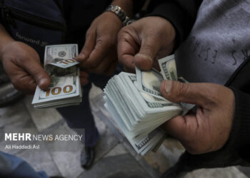 قیمت جدید دلار، یورو و سایر ارزها ۱۰ مهر ۱۴۰۴/ تکان سه هزار تومانی در بازار ثبت شد