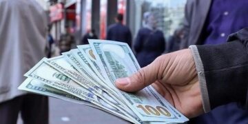 قیمت دلار، یورو و سایر ارزها امروز ۱۳ آبان/ دلار یک کانال سقوط کرد