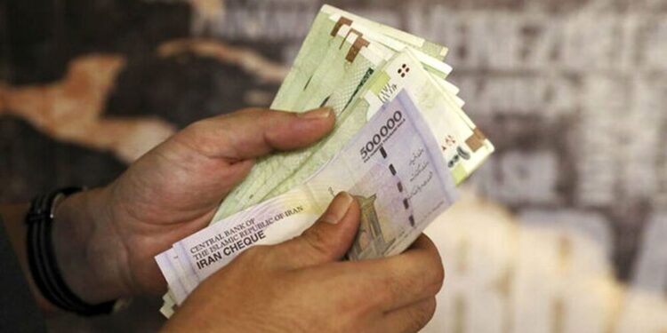 زمان دقیق واریز یارانه جدید دولت اعلام شد/ چه کسانی مشمول یارانه ۹۰۰ هزار تومانی می شوند؟