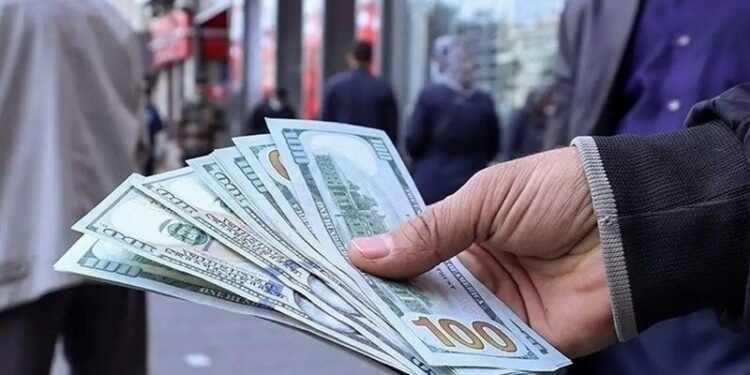 قیمت دلار، یورو و سایر ارزها امروز ۱۰ آبان/ دلار باز هم خیز برداشت
