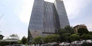 رشد ۶۱ هزار واحدی شاخص بورس