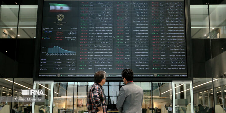  اراده دولت مهم‌ترین عامل رشد اخیر بورس بود/ خروج بازار از وضعیت اورژانسی